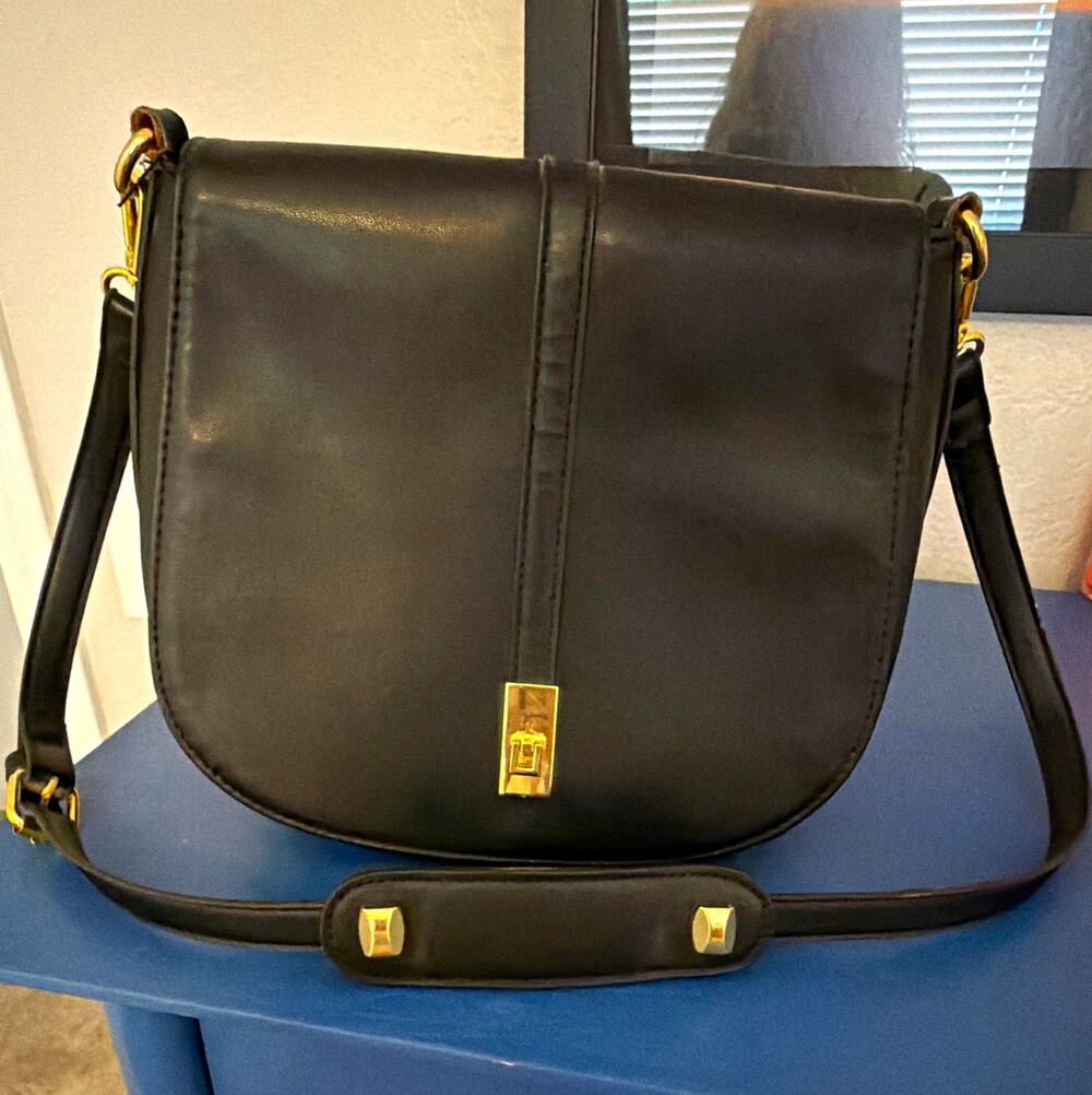 Adrienne Vittadini Black Medium Crossbody Bag Turn Lock Gold Hardware Strap